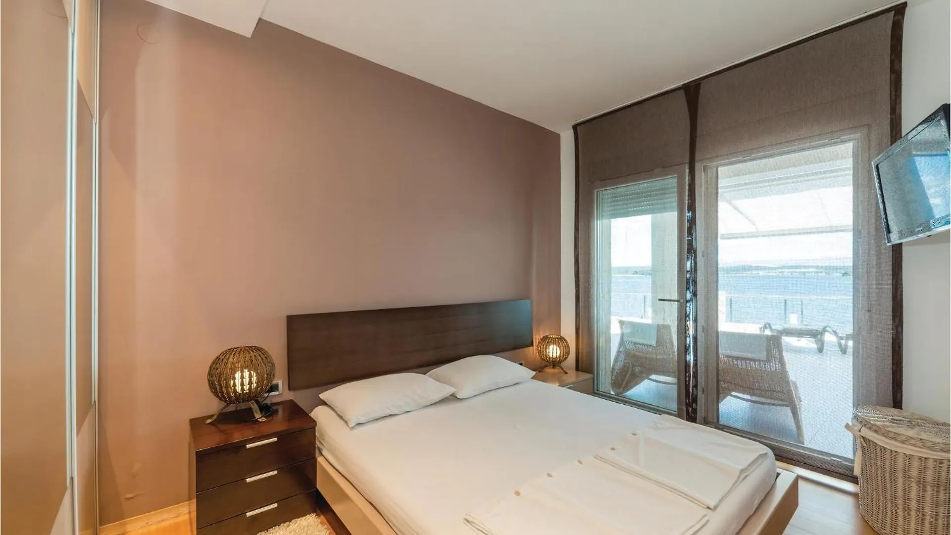 Cozy Home In Tkon With Wifi Kroatien