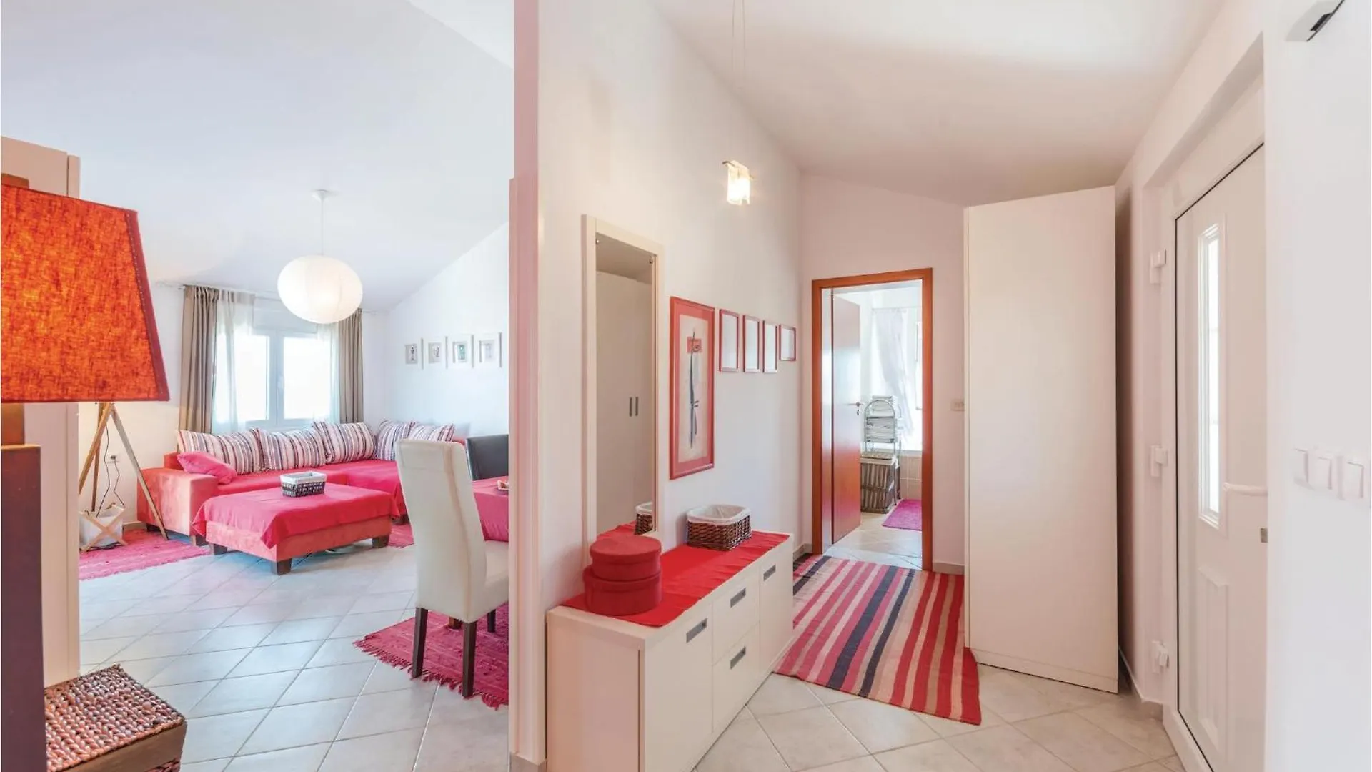 Feriehus Cozy Home In Tkon With Wifi Kroatien