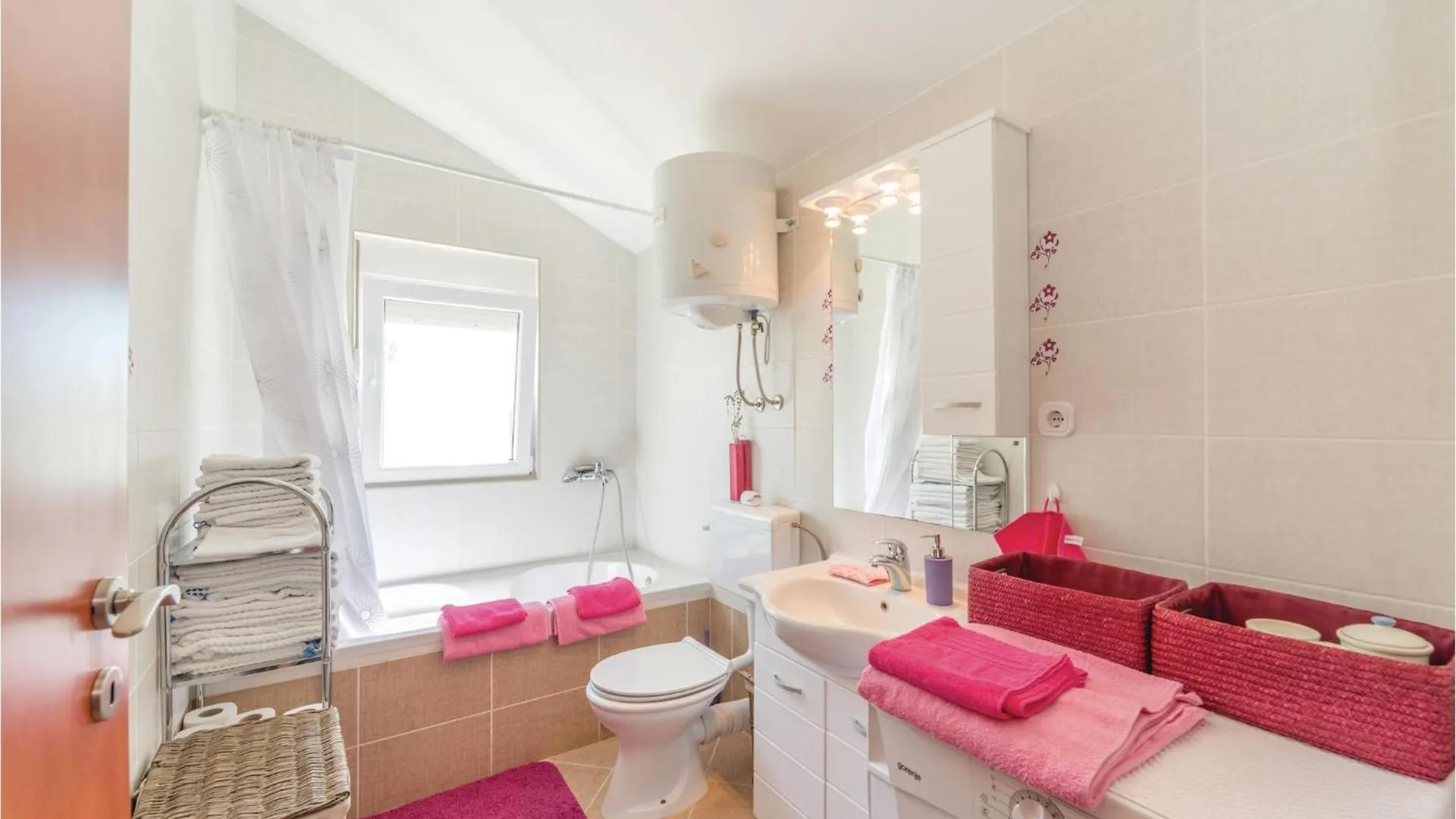 Ferienhaus Cozy Home In Tkon With Wifi Kroatien