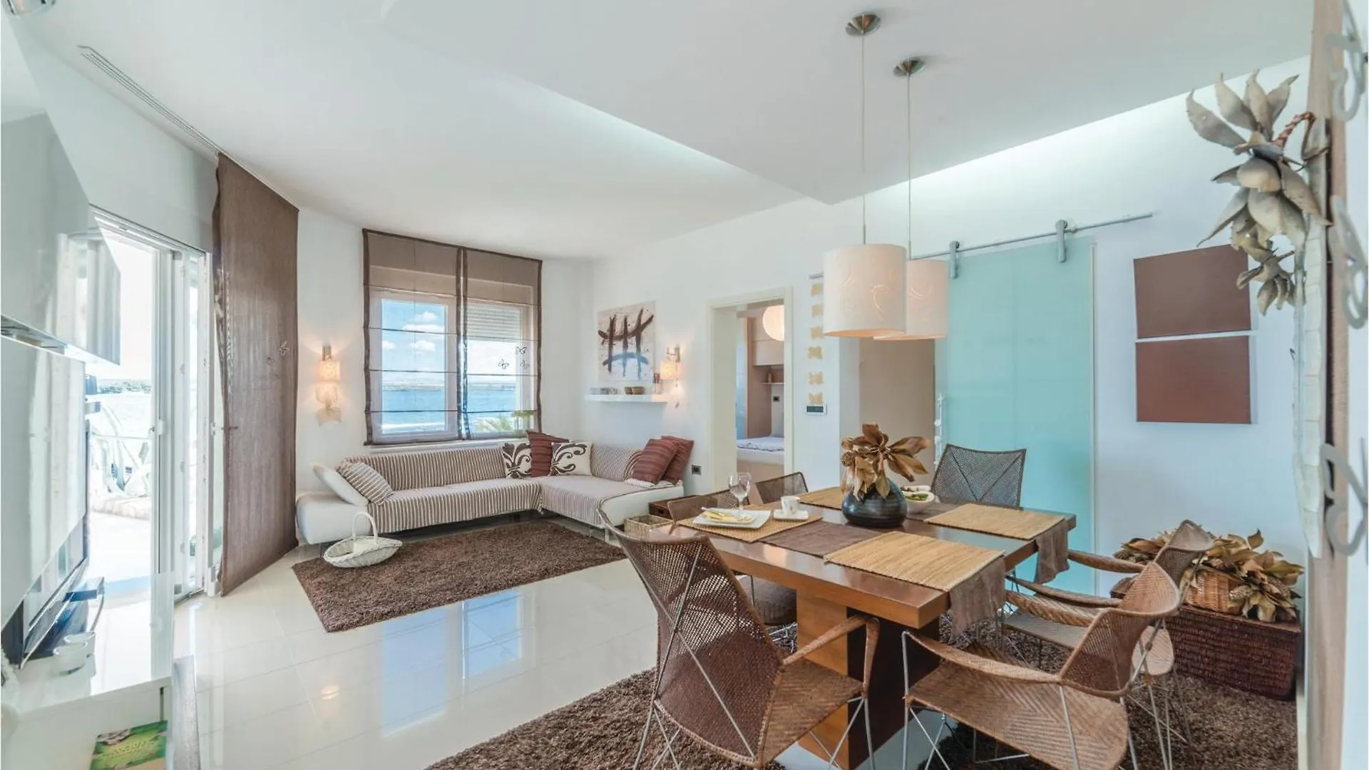 Cozy Home In Tkon With Wifi 0*,