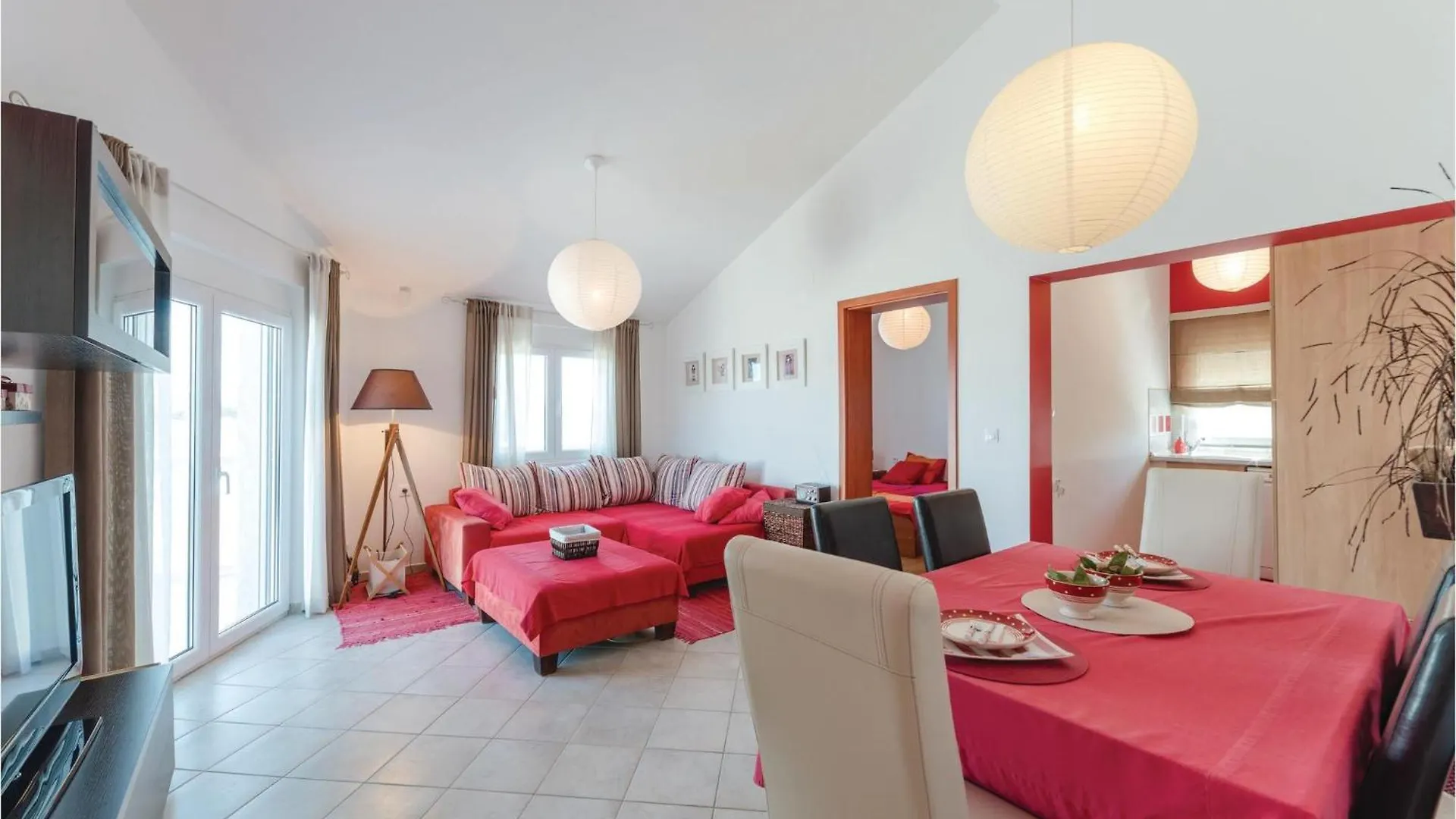 Cozy Home In Tkon With Wifi