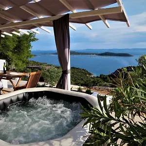 Villa Kornati, Tkon